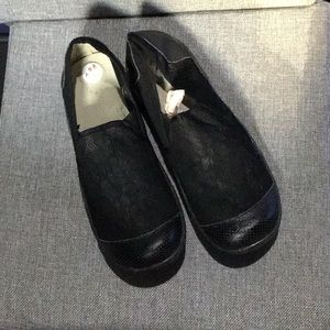 Black shoes